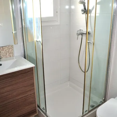 Apartment Brisas A1, 2 Dormitorios, Playa A 100m, By Bookindenia