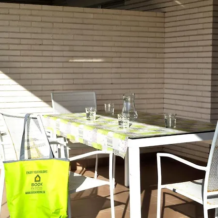 Brisas A1, 2 Dormitorios, Playa A 100m, By Bookindenia *